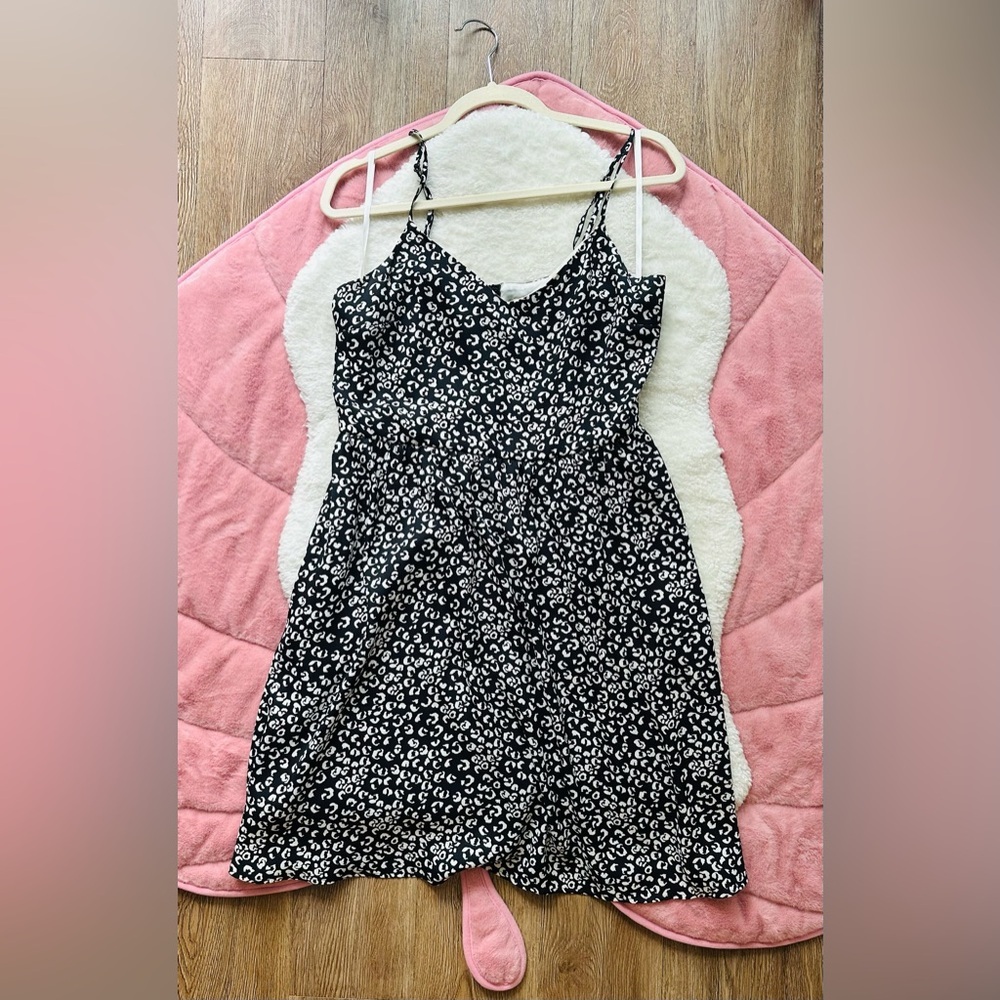 LOFT Black & White Patterned Dress Size 8